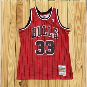 Mens Mitchell & Ness NBA Reload Swingman Jersey Bulls 1995 Scottie Pippen Large